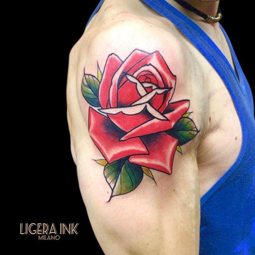 Ligera ink tattoo milano tatuaggio rosa tatuaggio fiore maschile tatuaggi milano tatuatori milano tatuaggi spalla