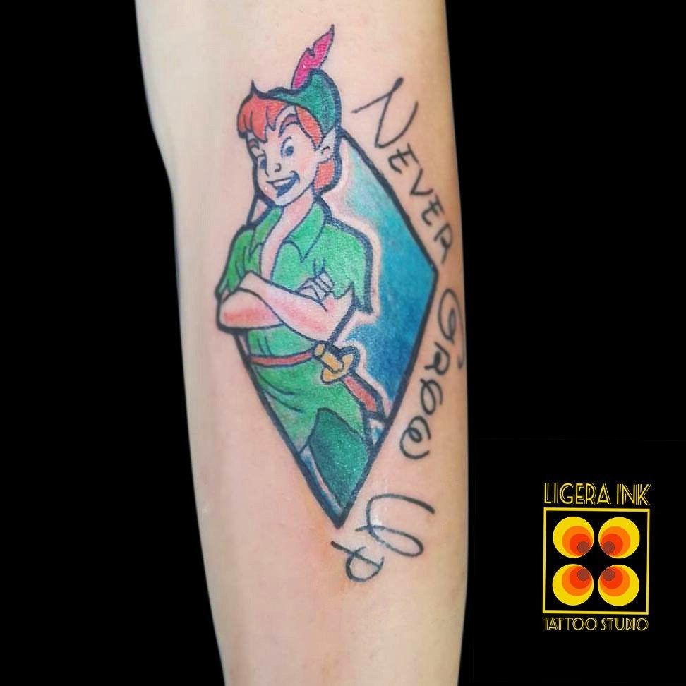 Ligera ink tattoo milano tatuaggi milano bravo tatuaggio peter pan new school tattoo tatuaggi new school dysney tattoo tatuaggio peter pan tattoo peter pan-tatuaggi-disney