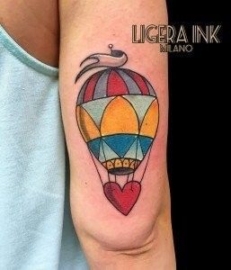 Ligera ink tatuaggio mongolfiera tattoo mongolfiera tatuaggio milano tattoo milano