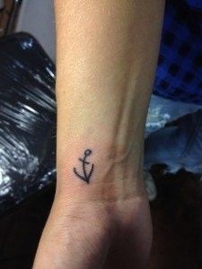 Ligera Ink tatuaggi piccoli tatuaggi minimal tattoo minimal tatuaggio tattoo ancora minimal tatuaggio al polso