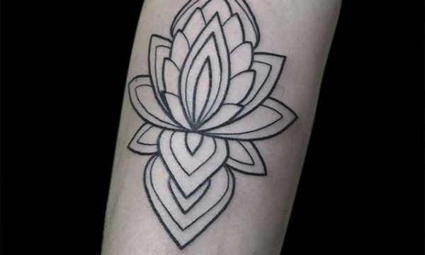 Ligera-ink-mandala-tattoo-tatuaggi-mandala-tatuaggi-geometrici-tattoo-milano-tatuaggi-milano-tatuatori-milano-tatuatore-milano-studio-tatuaggi-milano-tattoo-studio-milano-miglior-tatuatore-milano