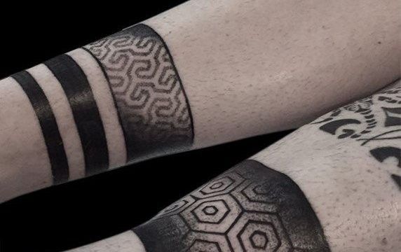 Ligera-Ink-Tatuaggio-fasce-nere-tattoo-fasce-nere-tatuaggio-strisce-nere-tattoo-strisce-nere-tatuaggio-tribale