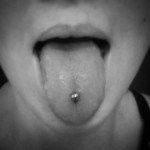 tongue-piercing-alla-lingua-piercing-milano-ligera-ink