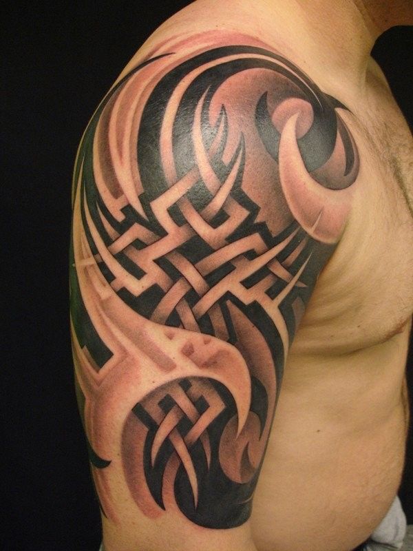 Tatuaggio-tribale-tattoo-tribale-tattoo-milano-tatuaggi-milano-studio-tattoo-milano-studio-tatuaggi-milano