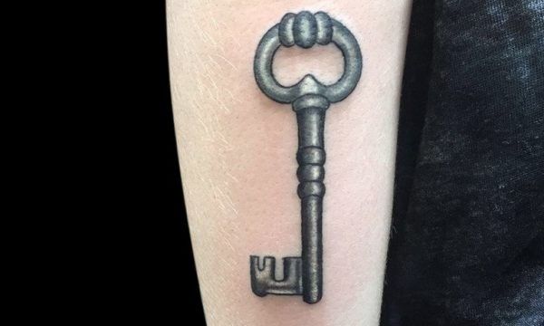 Ligera Ink tattoo Milano Tatuaggio chiave antica tattoo chiave antica tatuaggi milano miglior tatuatore milano migliori tatuatori milano