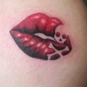 tatuaggio bacio tattoo bacio tatuaggio labbra tattoo labbra
