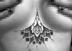 Assazina-Ligera-Ink-Tattoo-Milano-Tatuaggi-milano-blackwork-tatuatori-milano-bravi-studio-tatuaggi-milano-studio-tattoo-milano-blackwork-tattoo-tatuaggi-blackwork-tattoo-geometrico-milano-tattoo-dotwork tatuaggi sotto al seno