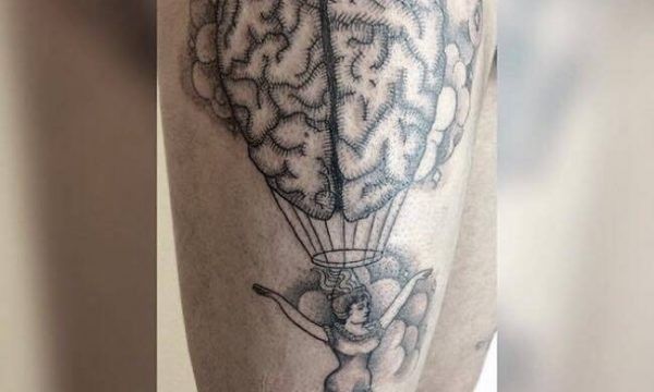Assazina-Ligera-Ink-Tattoo-Milano-Tatuaggi-milano-blackwork-tatuatori-milano-bravi-studio-tatuaggi-milano-studio-tattoo-milano-blackwork-tattoo-tatuaggi-blackwork-tatuaggio-mongolfiera-tattoo-mongolfiera-cervello