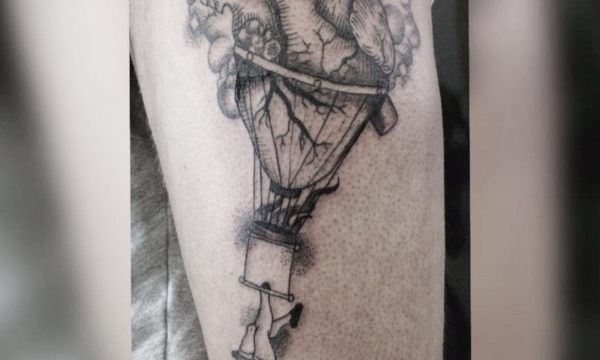 Assazina-Ligera-Ink-Tattoo-Milano-Tatuaggi-milano-blackwork-tatuatori-milano-bravi-studio-tatuaggi-milano-studio-tattoo-milano-blackwork-tattoo-tatuaggi-blackwork-tatuaggio-mogolfiera-tattoo-mogolfiera-cuore
