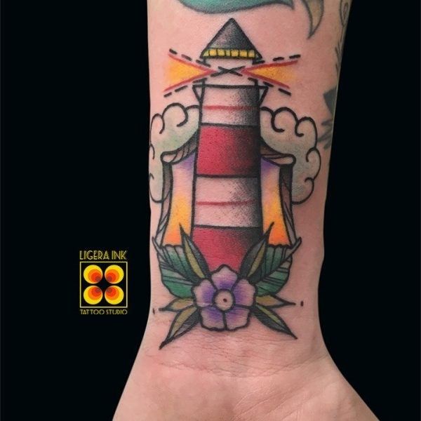Ligera-ink-tattoo-milano-tatuaggi-milano-migliori-tatuatori-milano-tatuaggi-old-school-milano-tattoo-tradizionali-milano-tatuaggio-faro-tradizionale