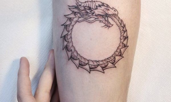 Ligera-ink-tattoo-milano-tatuaggi-milano-migliori-tatuatori-milano-tatuaggio-Tatuaggio-uroboros