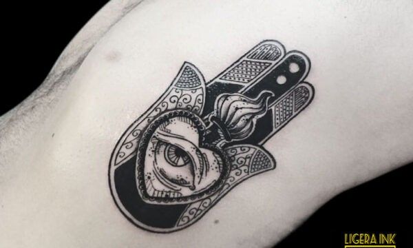 Ligera-Ink-Tattoo-Milano-Tatuaggi-milano-tatuatori-milano-tatuaggio-blackwork-milano-tattoo-blackwork-milano-tatuaggio-occhio-di-fatima