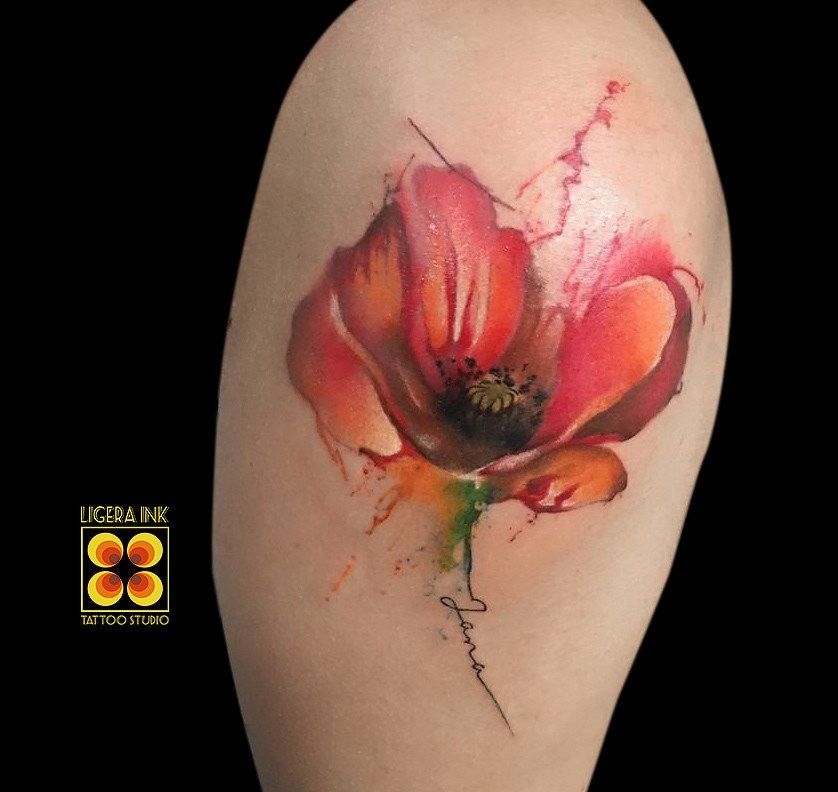 Ligera-ink-tattoo-milano-tatuaggi-milano-migliori-tatuatori-milano-tatuaggio-watercolor-milano-tattoo-watercolor-milano-tatuaggio-papavero-milano