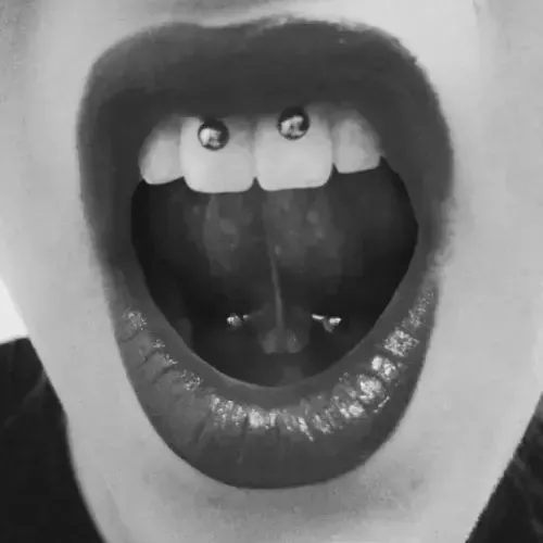 Piercing Smiley - ligera ink piercing milano