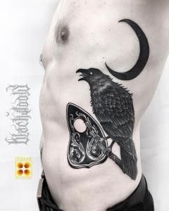 Ligera-ink-tattoo-milano-tatuaggi-milano-tatuatori-milano-tatuaggio-corvo-blackwork-tattoo-corvo-blackwork