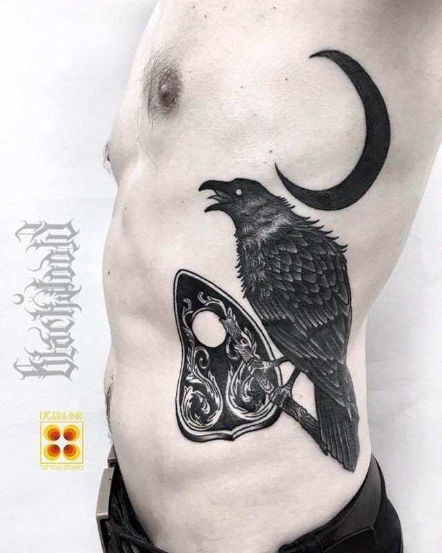 Ligera-ink-tattoo-milano-tatuaggi-milano-tatuatori-milano-tatuaggio-corvo-blackwork-tattoo-corvo-blackwork
