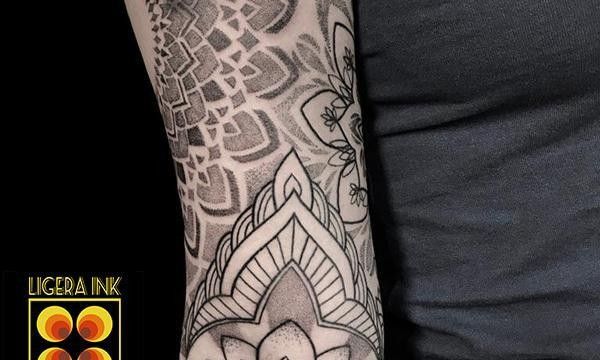 A-Vale-Ligera-ink-tattoo-milano-tatuaggi-milano-migliori-tatuatori-milano-tattoo-blackwork-milanotattoo-mandala-tatuaggio-mandala-tattoo-ornamentale-tatuaggio-ornamentale (2)