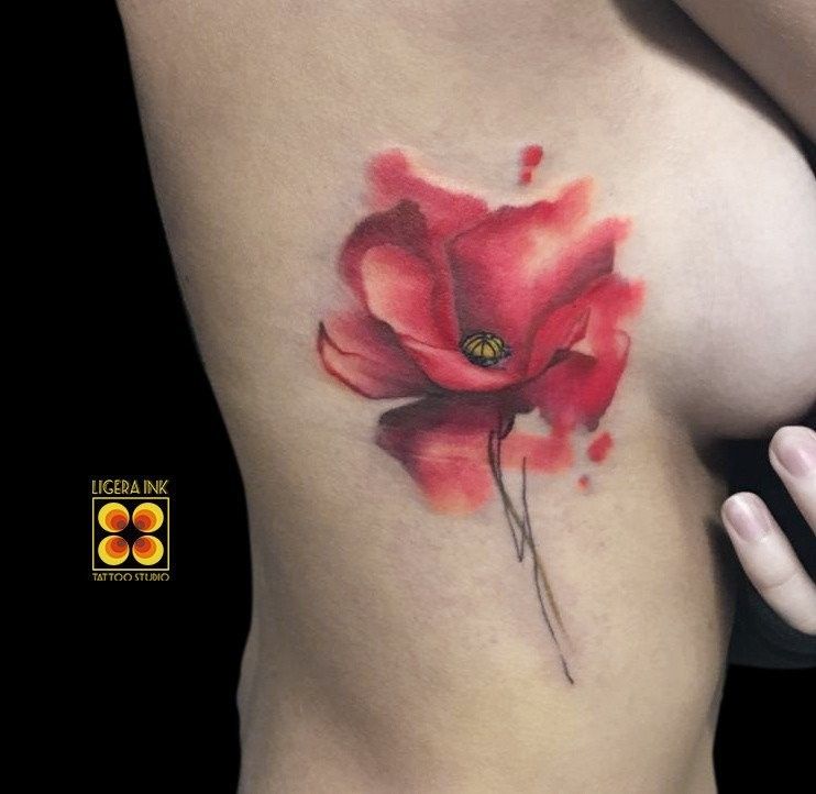 Ligera-ink-tattoo-milano-tatuaggi-milano-migliori-tatuatori-milano-tatuaggio-watercolor-milano-tatuaggio-papavero-watercolor