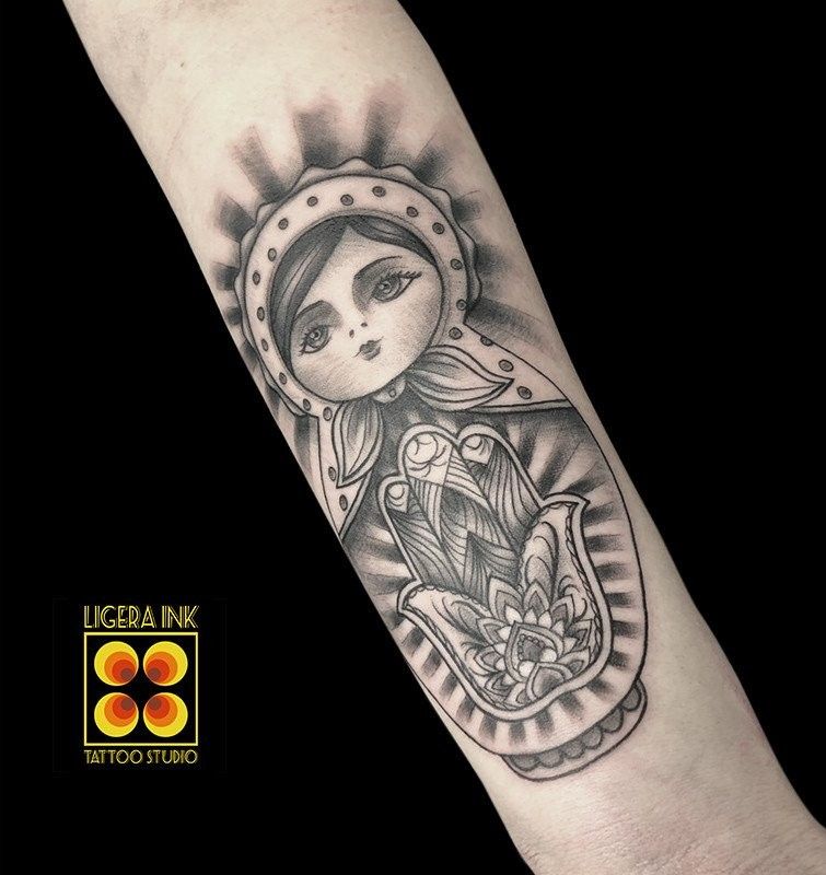 Ligera-ink-tattoo-milano-tatuaggi-milano-migliori-tatuatori-milano-tatuaggi-watercolor-milano-tattoo-realistici-milano-tatuaggio-relialistico-tatuaggio-matrioska-tattoo-matrioska