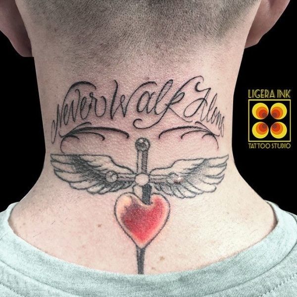 Ligera-ink-tattoo-milano-tatuaggi-milano-migliori-tatuatori-milano-miglior-tattoo-milano-tatuaggio-milano-tatuaggio-scritta-collo-tattoo-scritte-tattoo-lettering-milano