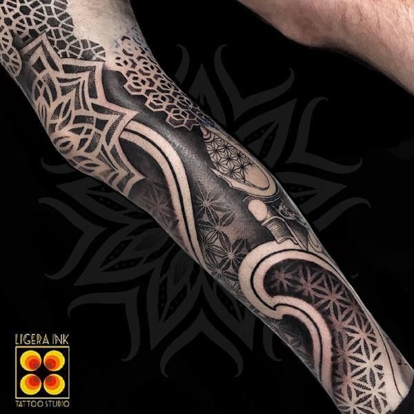 Ligera-ink-Tattoo-Cinisello-Balsamo-tatuaggi-cinisello-balsamo-tatuatori-cinisello-tatuaggi-geometrici-tatuaggi-dotwork-milano19