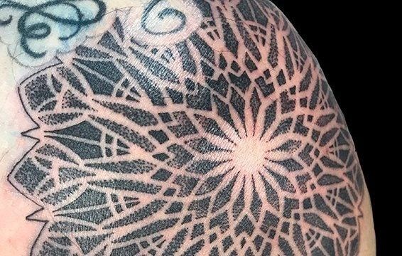 Ligera-ink-Tattoo-Cinisello-Balsamo-tatuaggi-cinisello-balsamo-tatuatori-cinisello-tatuaggi-geometrici-tatuaggi-dotwork-milano2