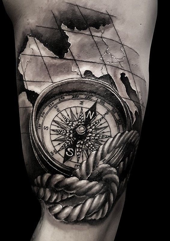 Ligera-ink-tattoo-milano-tatuaggi-milano-migliori-tatuatori-milano-tatuaggio-Tatuaggi-realistici-milano-tattoo-realistici-milano-tatuaggio-bussola