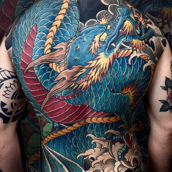 Ligera-ink-tattoo-milano-tatuaggi-milano-tatuatori-milano-tatuaggi-giapponesi-milano-tattoo-giapponesi-milano-tatuaggio-drago-tattoo-schiena-horimono04