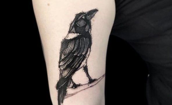 Ligera-ink-tattoo-milano-tatuaggi-milano-migliori-tatuatori-milano-tattoo-blackwork-milano-tatuaggi-blackwork-milano-tatuaggio-blackwork-milano-tatuaggio-sketch-corvo