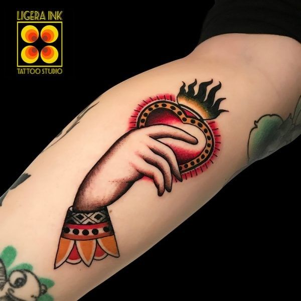 Ligera-ink-tattoo-milano-tatuaggi-milano-miglior-tatuatore-milano-tatuaggi-tradizionali-tatuaggi-old-school-tatuaggio-milan-tattoo-milano-centro