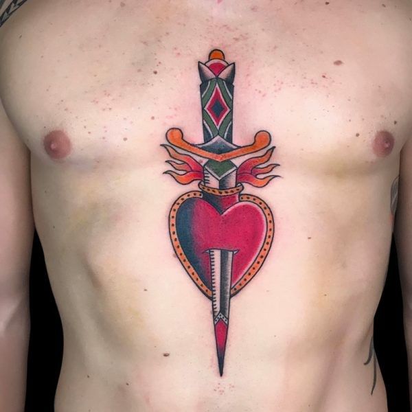 Ligera-ink-tattoo-milano-tatuaggi-milano-miglior-tatuatore-milano-tatuaggi-tradizionali-tatuaggi-old-school-tatuaggio-cuore -spada-tattoo-milano-centro