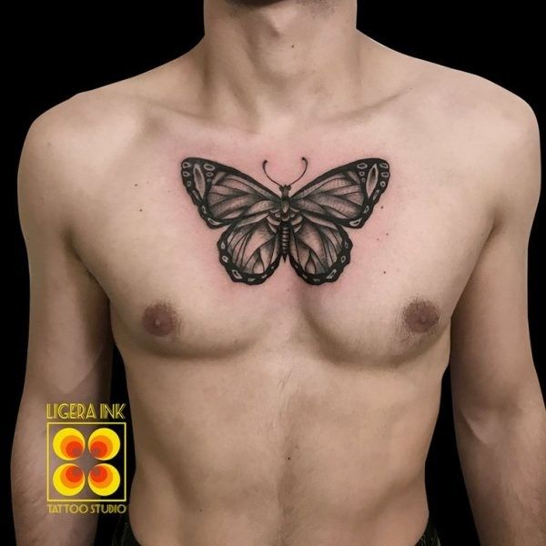 Ligera-ink-tattoo-milano-tatuaggi-milano-miglior-tatuatore-milano-tatuaggi-tradizionali-tatuaggi-old-school-tatuaggio-farfalla