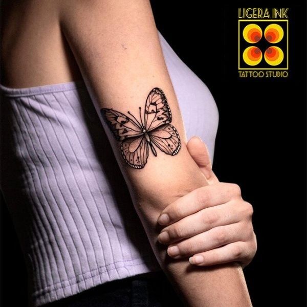 Ligera-Ink-Tattoo-Milano-Tatuaggi-milano-tatuatori-milano-tatuaggio-blackwork-milano-tattoo-blackwork-milano-tatuaggio-farfalla