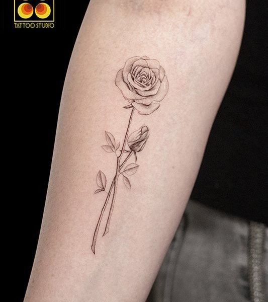 Ligera-ink-tattoo-milano-tatuaggi-milano-migliori-tatuatori-milano-tattoo-blackwork-milano-tatuaggi-blackwork-milano-tatuaggio-fine-line-blackwork-milano
