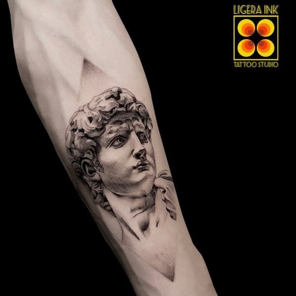 Ligera-ink-tattoo-milano-tatuaggi-milano-migliori-tatuatori-milano-tattoo-blackwork-milano-tatuaggi-blackwork-milano-tatuaggio-mandala-balckwork-milano-tatuaggio-david-tattoo-milano-centro