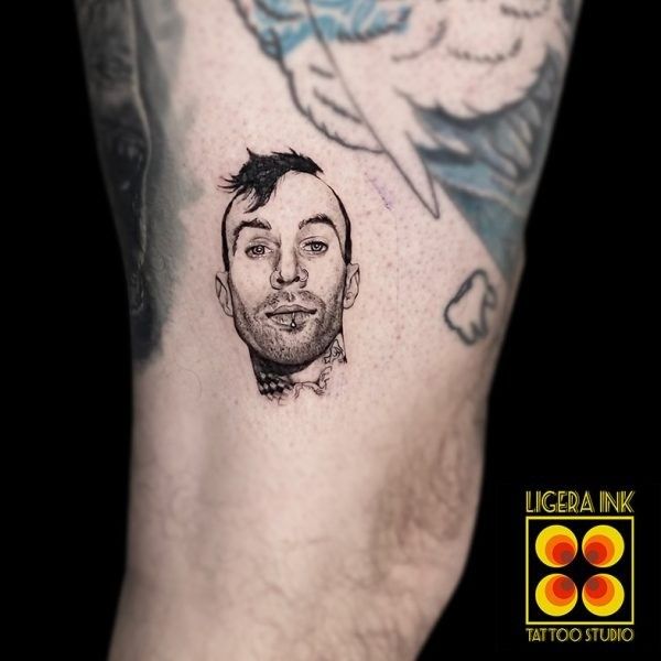 Ligera-ink-tattoo-milano-tatuaggi-milano-migliori-tatuatori-milano-tattoo-blackwork-milano-tatuaggi-blackwork-milano-tatuaggio-blink182