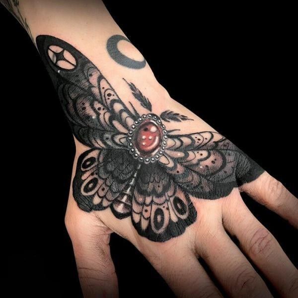 Ligera-Ink-Tattoo-Milano-Tatuaggi-milano-tatuatori-milano-tatuaggio-tradizionale-milano-tatuaggio-newtraditional-milano-tattoo-new-traditional-milano-tatuaggio-farfalla