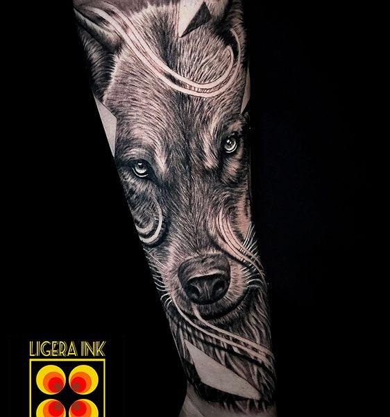Ligera-ink-tattoo-milano-tatuaggi-milano-migliori-tatuatori-milano-tatuaggio-Tatuaggi-realistici-milano-tattoo-realistici-milano-tatuaggio-lupo-tatuatori-realistici