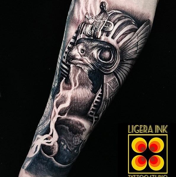 Ligera-ink-tattoo-milano-tatuaggi-milano-migliori-tatuatori-milano-tatuaggio-Tatuaggi-realistici-milano-tattoo-realistici-milano-tatuaggio-horus