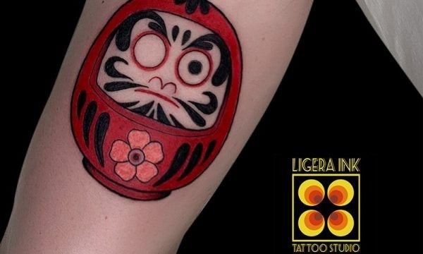 Ligera-ink-tattoo-milano-tatuaggi-milano-migliori-tatuatori-milano-miglior-tatuatore-milano-tatuaggi-giapponesi-milano-tattoo-giapponesi-milano-tatuaggio-daruma-rosso
