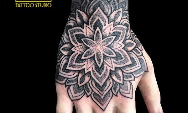 Ligera-ink-Tattoo-Cinisello-Balsamo-tatuaggi-cinisello-balsamo-tatuatori-cinisello-tatuaggi-geometrici-tatuaggi-dotwork-milano46