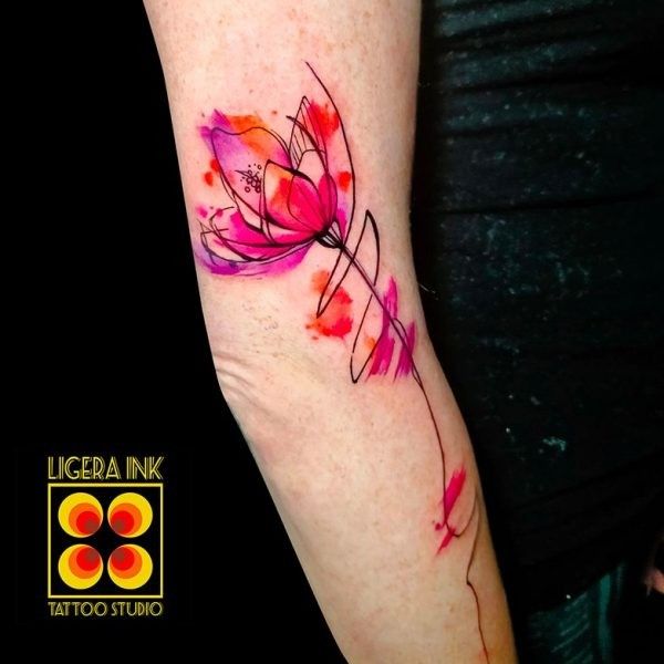 Ligera-Ink-Tattoo-Milano-Tatuaggi-milano-tatuatori-milano-tatuaggio-watercolor-milano-tattoo-watercolor-tatuatrice-watercolor-milano-tatuaggio-papavero-watercolor