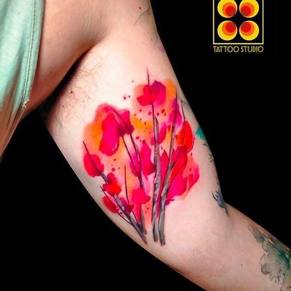 Ligera-Ink-Tattoo-Milano-Tatuaggi-milano-tatuatori-milano-tatuaggio-watercolor-milano-tattoo-watercolor-tatuatrice-watercolor-milano-tatuaggio-papavero-watercolor-milano-centro