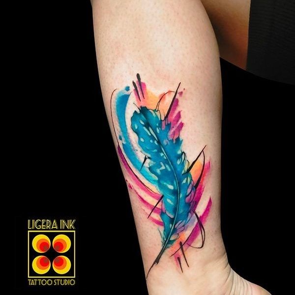 Ligera-Ink-Tattoo-Milano-Tatuaggi-milano-tatuatori-milano-tatuaggio-watercolor-milano-tattoo-watercolor-tatuatrice-watercolor-milano-tatuaggio-piuma-watercolor