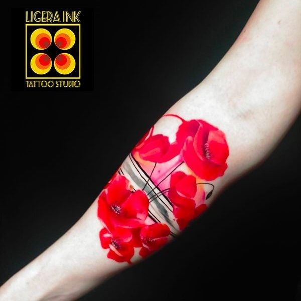 Ligera-Ink-Tattoo-Milano-Tatuaggi-milano-tatuatori-milano-tatuaggio-watercolor-milano-tattoo-watercolor-tatuatrice-watercolor-milano-tatuaggio-papavero-watercolor-watercolor-milano-centro