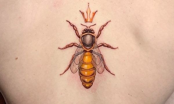 Ligera-ink-tattoo-milano-tatuaggi-milano-migliori-tatuatori-milano-tattoo-realistici-milano-tatuaggi-realistici-milano-tattoo-ape-regina-milano-tatuaggio-ape-regina Ligera-ink-tattoo-milano-tatuaggi-milano-migliori-tatuatori-milano-tattoo-realistici-milano-tatuaggi-realistici-milano-tattoo-ape-regina-milano-tatuaggio-ape-regina
