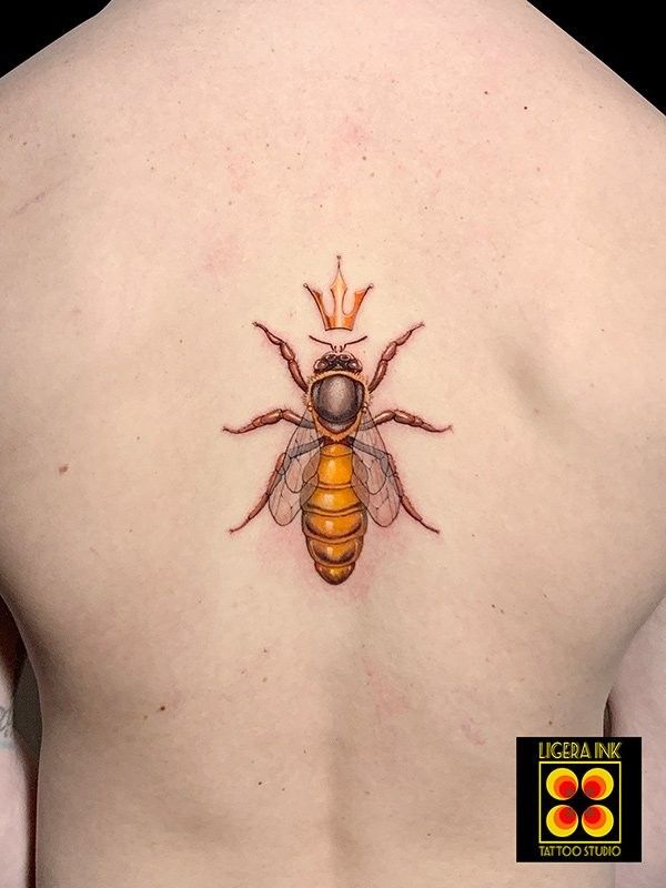 Ligera-ink-tattoo-milano-tatuaggi-milano-migliori-tatuatori-milano-tattoo-realistici-milano-tatuaggi-realistici-milano-tattoo-ape-regina-milano-tatuaggio-ape-regina