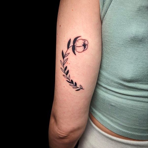 Ligera-ink-tattoo-milano-tatuaggi-milano-migliori-tatuatrice-milano-tattoo-fineline-milano-tatuaggi-fineline-milano-fineline-milano-tatuaggio-fiori