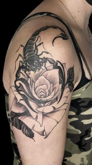 Ligera-ink-tattoo-milano-tatuaggi-milano-migliori-tatuatrice-milano-tattoo-fineline-milano-tatuaggi-fineline-milano-fineline-milano-tatuaggio-Scorpione