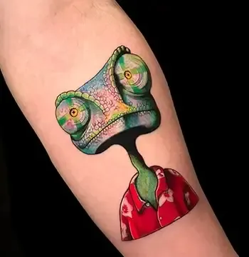 Tatuaggio cartoon camaleonte